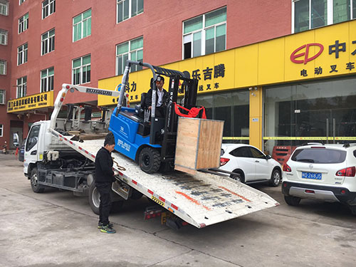廈門電動叉車公司，銷售比亞迪電動叉車2.5噸一臺